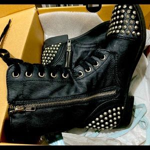 Ladies black boots